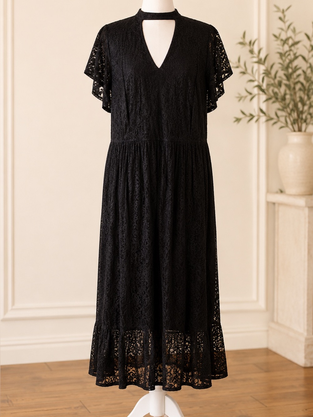 Torrid • NWT Black Lace Keyhole Neck, Flutter Sleeve Midi Dress • Size 24